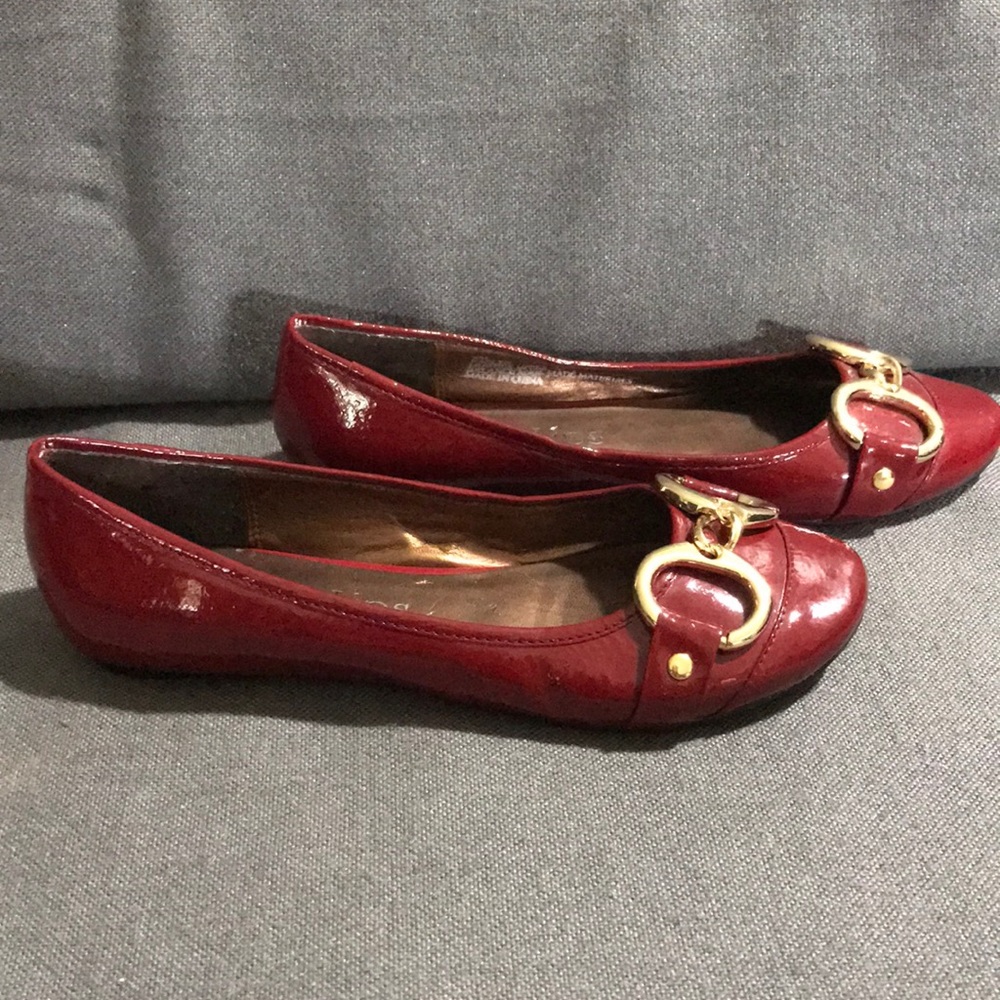 Two Lips sz 6 deep red flats